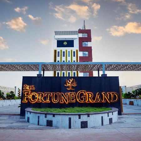Hotel Sree Fortune Grand, Tadepalli Tadepalle Zewnętrze zdjęcie