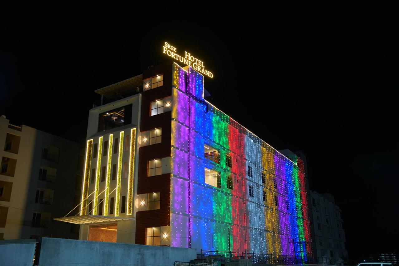 Hotel Sree Fortune Grand, Tadepalli Tadepalle Zewnętrze zdjęcie